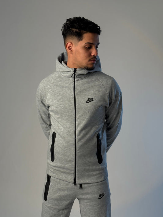 NIKE TECH FLEECE 2024