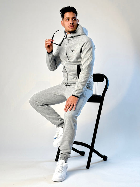 NIKE TECH FLEECE 2024
